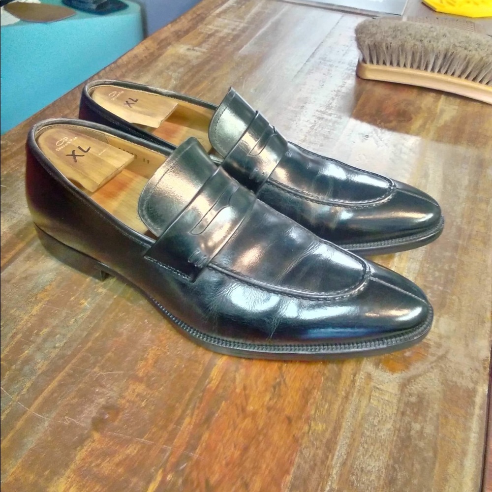 Size 11 Magnanni loafers.